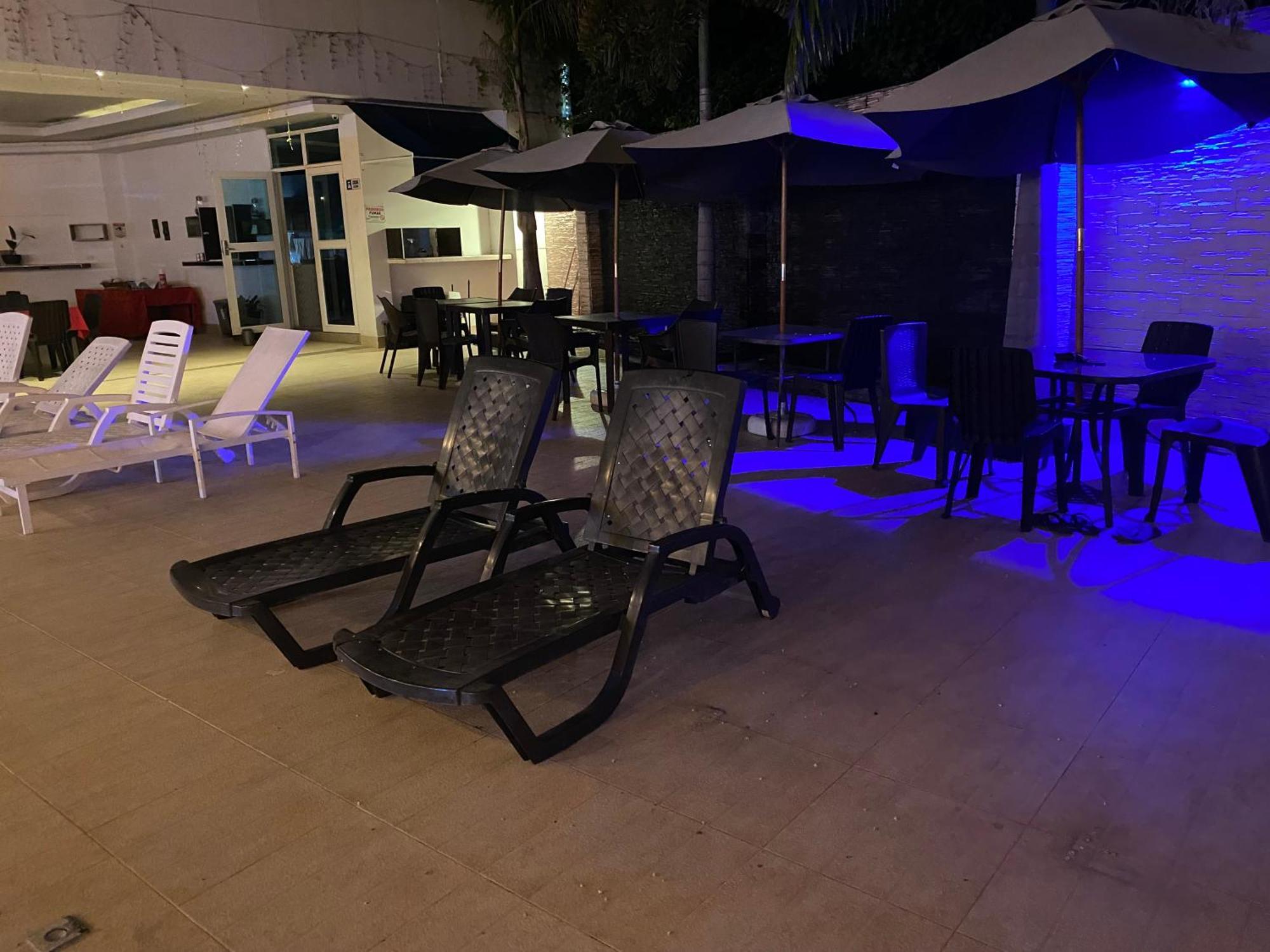 Hotel Deluxe Oasis De La Colina Girardot Exterior photo