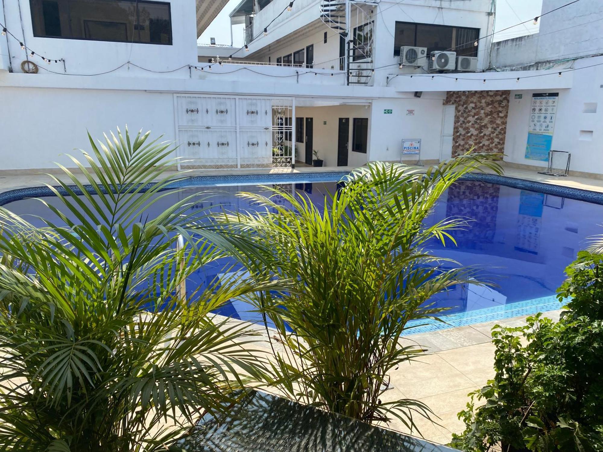 Hotel Deluxe Oasis De La Colina Girardot Exterior photo